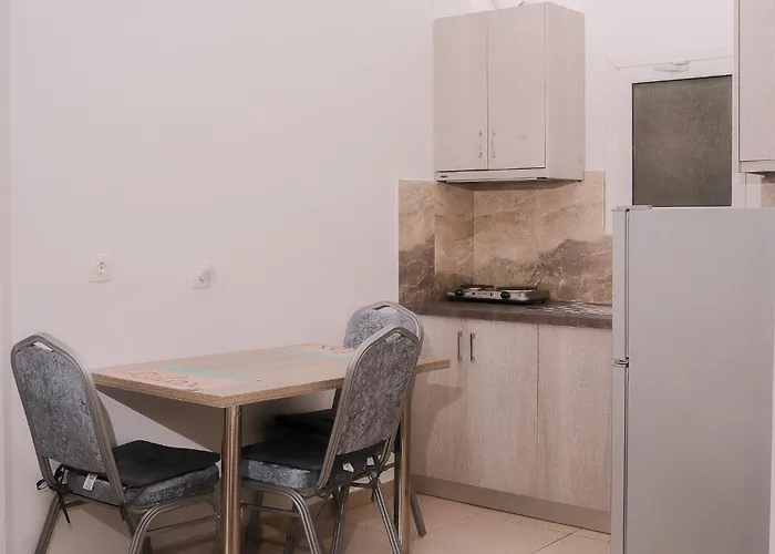 Rusha Family Apartment Qeparo