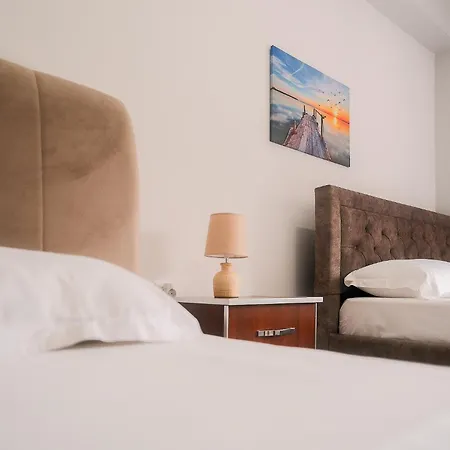 Rusha Family Apartment Qeparo