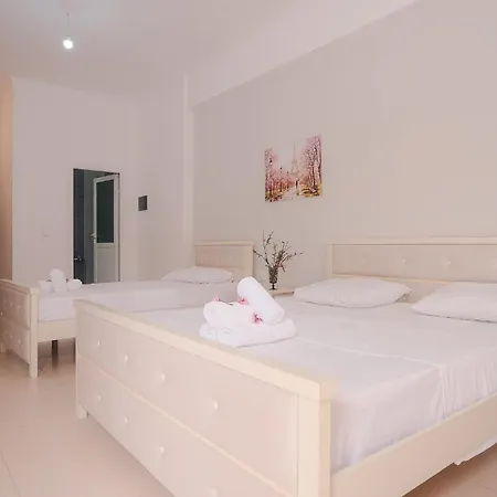 Rusha Family Apartment Qeparo