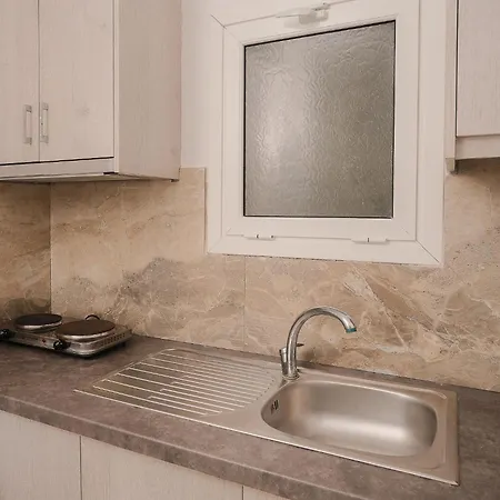 Rusha Family Apartment Qeparo