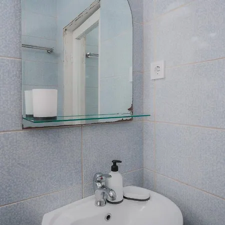 Rusha Family Apartment Qeparo