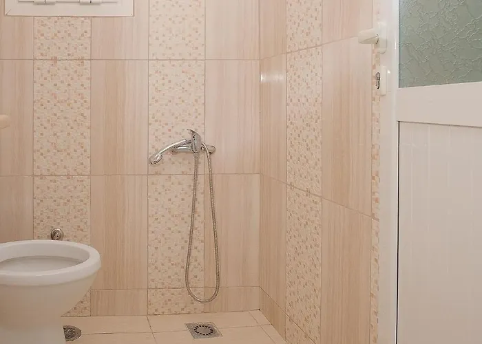 Rusha Family Qëparo